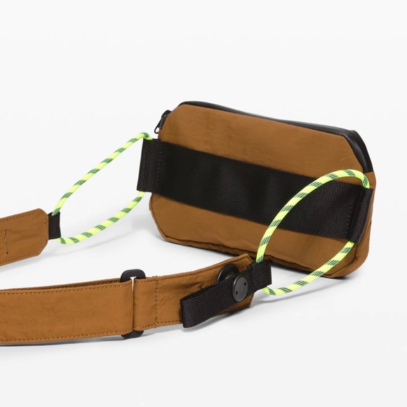 Lululemon belt bag - Picture 2 of 10